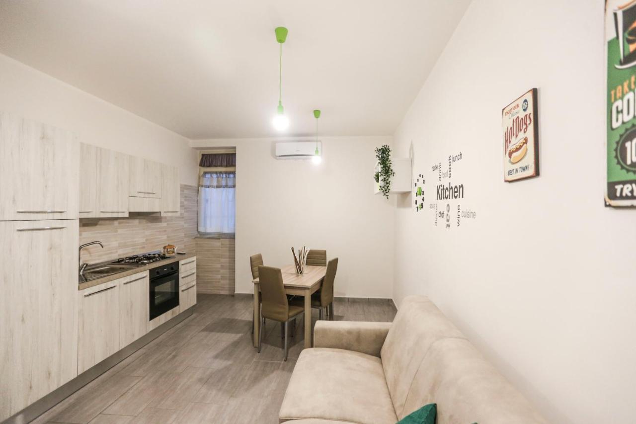 Habitat: Luxury Home Napoli Centro Luaran gambar