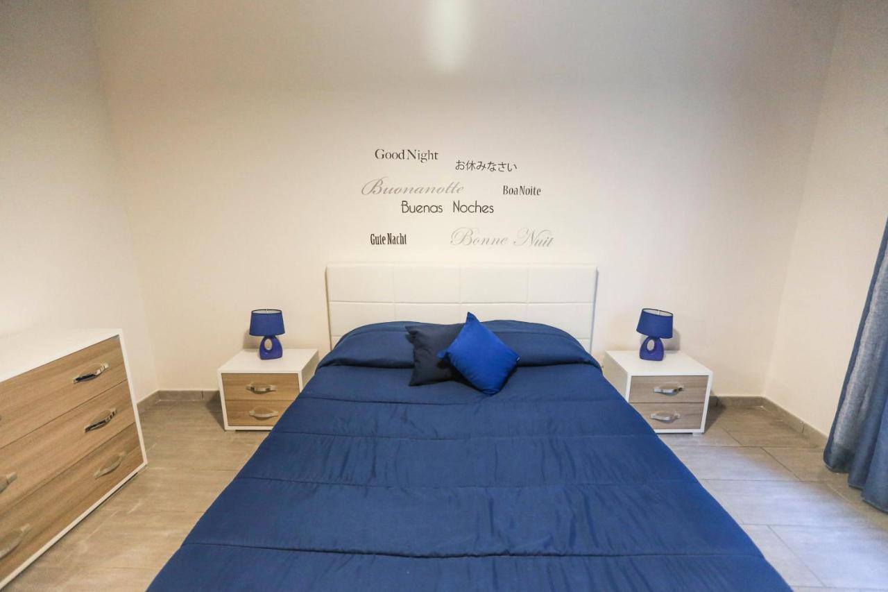 Habitat: Luxury Home Napoli Centro Luaran gambar