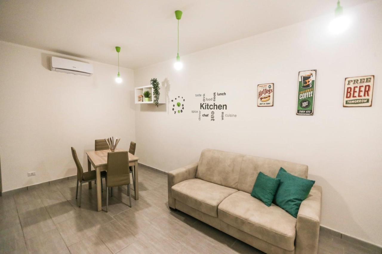 Habitat: Luxury Home Napoli Centro Luaran gambar